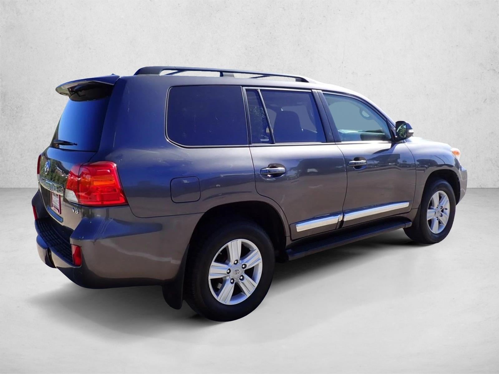 2013 Toyota Land Cruiser V8