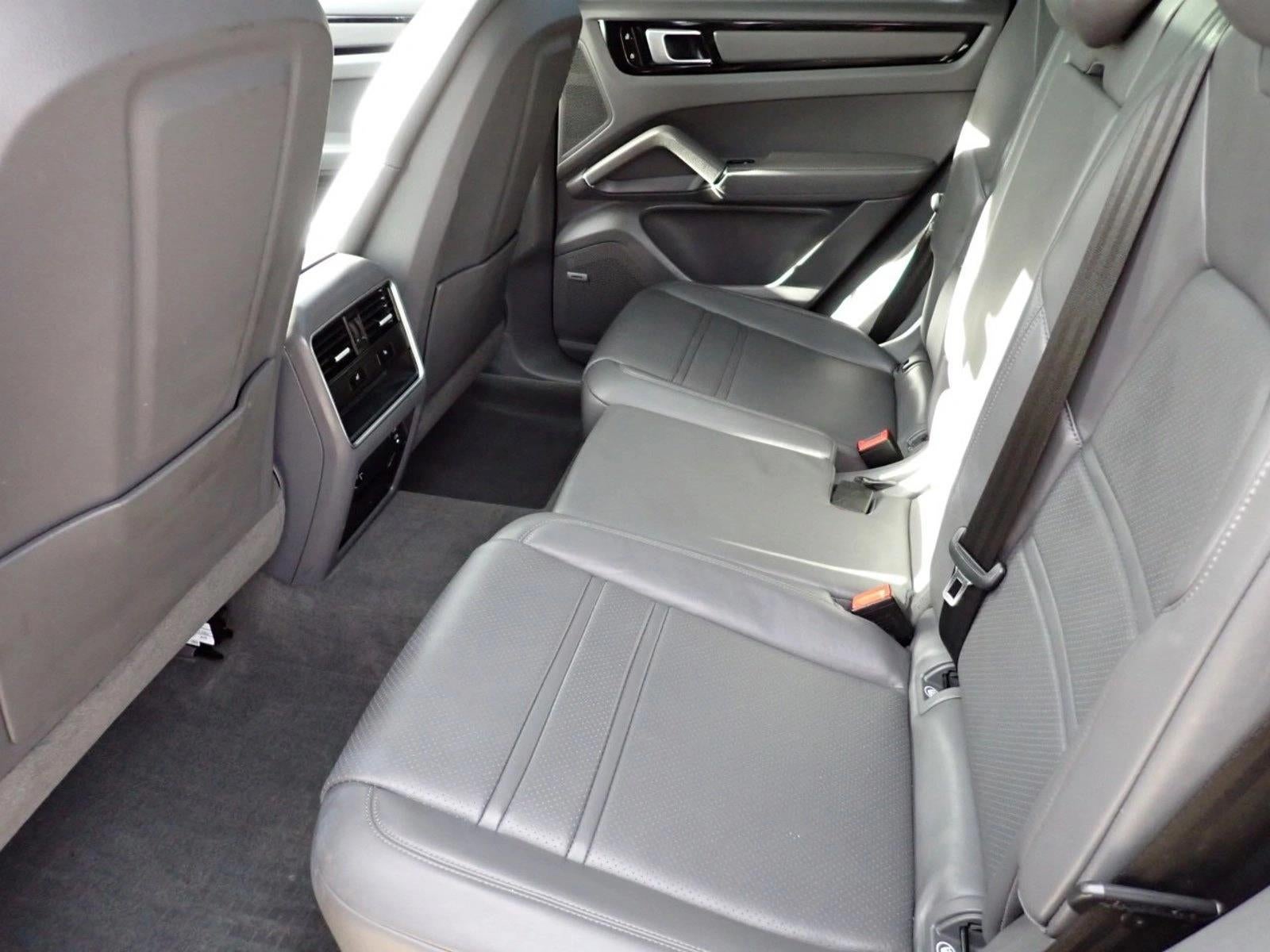 2021 Porsche Cayenne Base