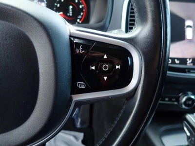 2022 Volvo XC90 T5 Momentum 7 Passenger