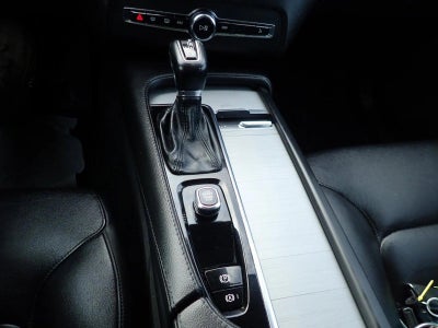 2022 Volvo XC90 T5 Momentum 7 Passenger