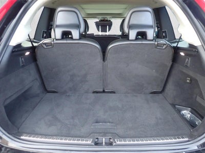 2022 Volvo XC90 T5 Momentum 7 Passenger