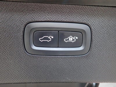 2022 Volvo XC90 T5 Momentum 7 Passenger